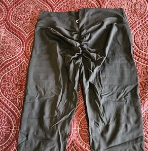 Zyia Scrunchy What Legging